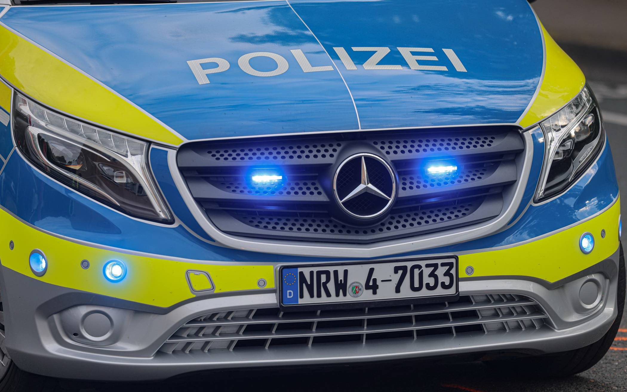 Diebe stehlen Smartphone, Uhr und Portemonnaie