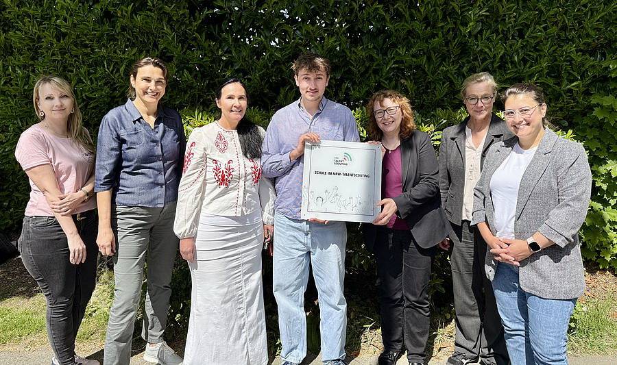 Bergische Uni und Gesamtschule Velbert-Mitte kooperieren