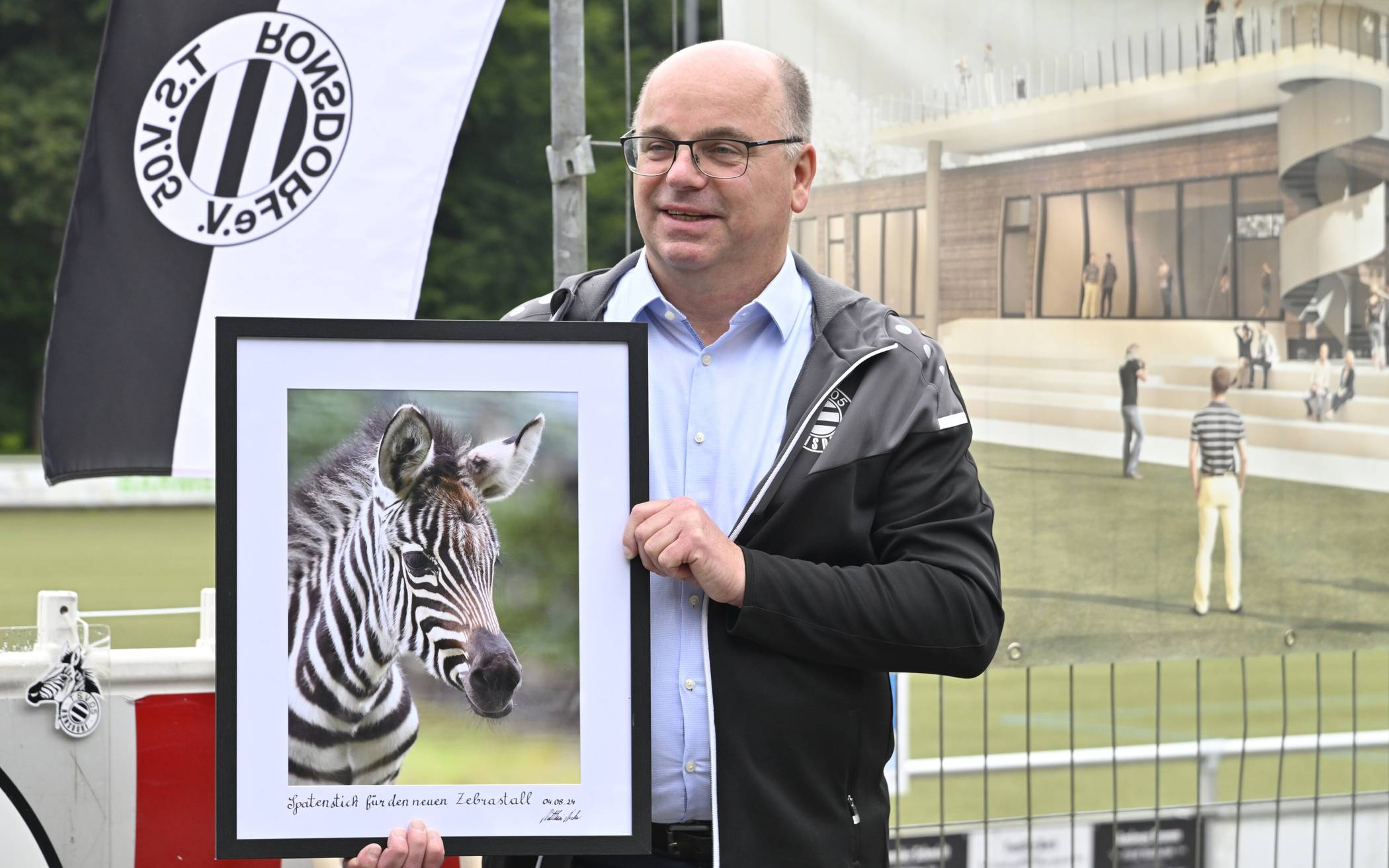 Bilder: Spatenstich für den „Zebrastall“ des TSV 05 Ronsdorf