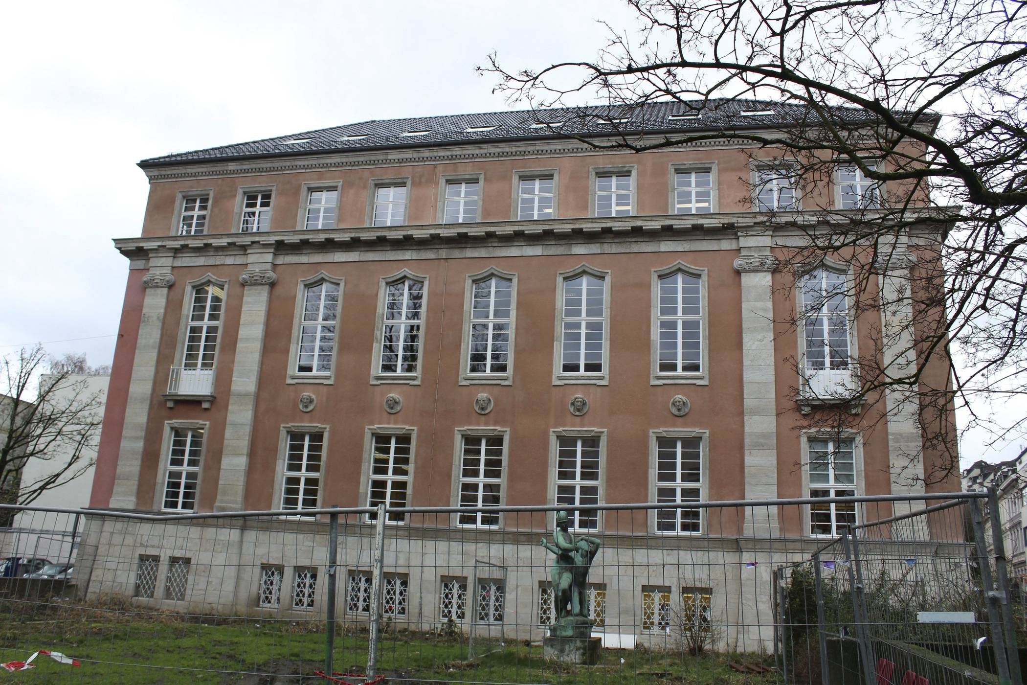  Die Stadtbibliothek in Elberfeld. 